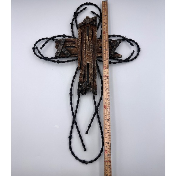 Rustic Wooden Wall Cross Twisted Barbed Wire Primitive Christian Decor 17" - Picture 4 of 5